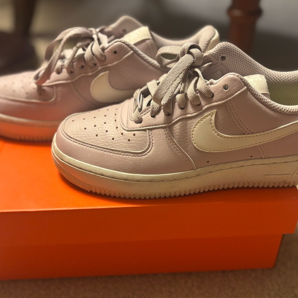 Women’s Nike Air Force 1 ‘07